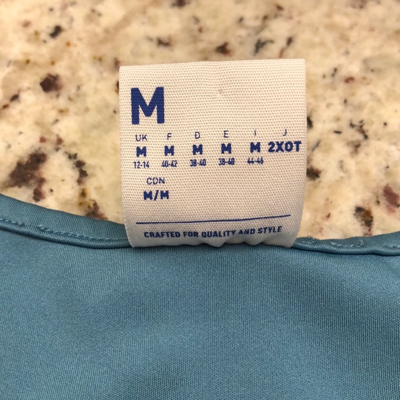 Reebok sports top - Picture 3 of 3